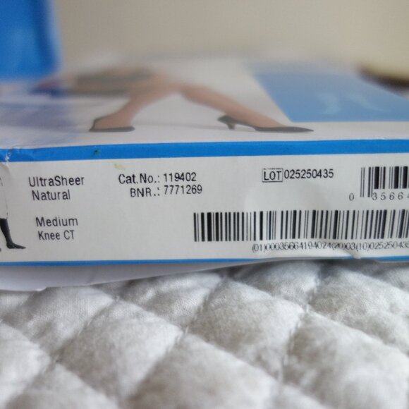 Lot of 4 NIP JOBST Knee-High Compression Stockings 15-20 mmHg – Med - Picture 4 of 5